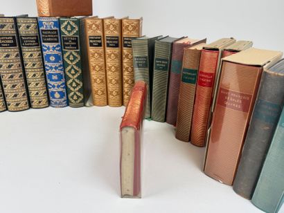 Lot of 22 works including Jean De BONNOT...