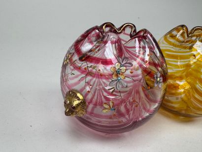 Paire de petits vases en verre partiellement...