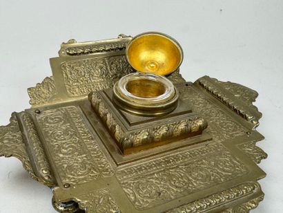Encrier de bureau en bronze ou laiton à un...