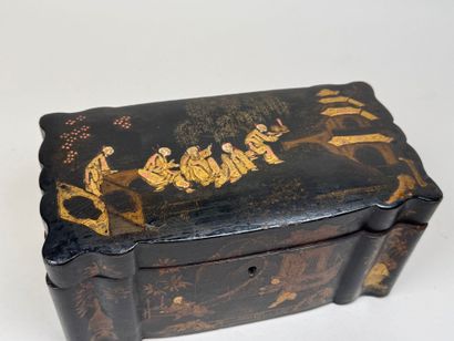 JAPON, fin XIXe.
Boîte à thé à décor laqué...