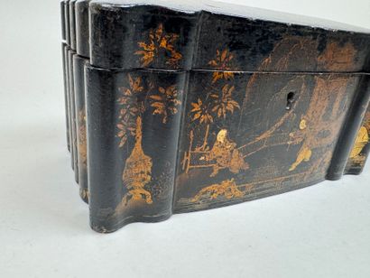 JAPON, fin XIXe.
Boîte à thé à décor laqué...