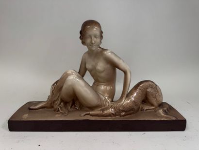 LE MANCEAU.
Sujet en céramique polychrome...