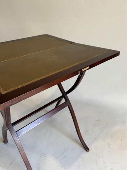 James Collard VICKERY.
Folding mahogany travel...