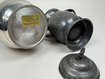 Pichet et pot couvert en étain.
H. 20,5 et...