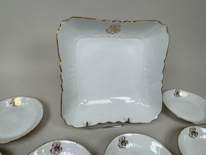 LIMOGES.
Partie de service à crème en porcelaine...