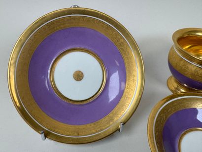 Deux déjeuners en porcelaine polychrome et...