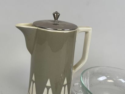 Lot including:
- VILLEROY & BOCH.
Earthenware...