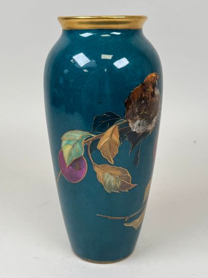 P.M.L. à Limoges.
Vase balustre en porcelaine...