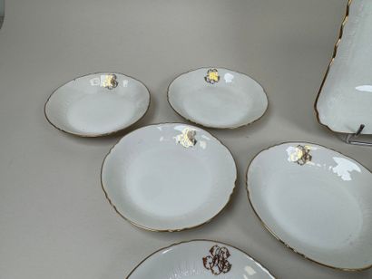 LIMOGES.
Partie de service à crème en porcelaine...