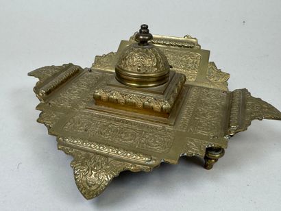 Encrier de bureau en bronze ou laiton à un...