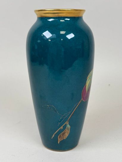 P.M.L. à Limoges.
Vase balustre en porcelaine...