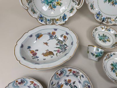 HAVILAND à Limoges.
Modèle AQUARIUS et divers.
Ensemble...