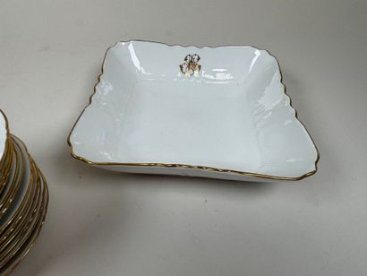 LIMOGES.
Partie de service à crème en porcelaine...