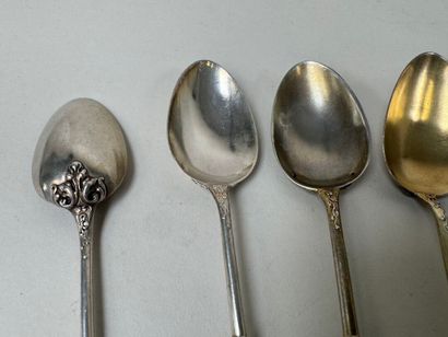 Série de 6 petites cuillères en argent 950/1000,...