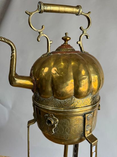 NORTH AFRICA.
Large kettle in copper, metal...
