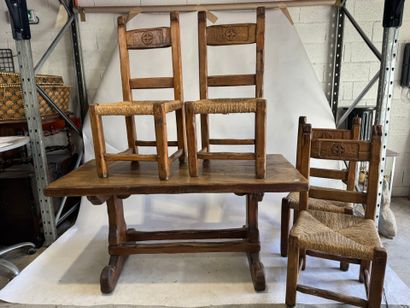 Set of oak dining room furniture consisting...