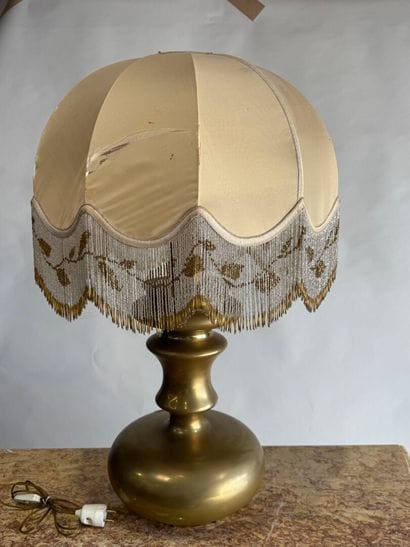 Important bronze and brass lamp with silk...