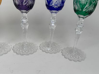 BOHEME.
Série de 6 verres en cristal taillé...