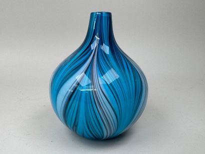 École, XXe.
Vase boule en verre sur fond...