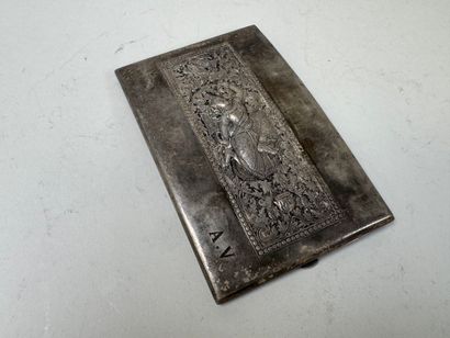 Boîte rectangulaire en argent repoussé à...