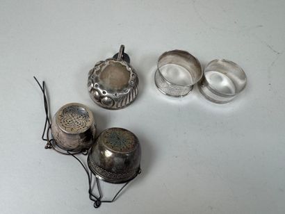 Lot en argent 950/1000 comprenant :
- deux...
