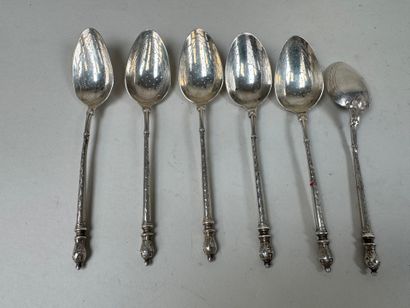 Série de 6 petites cuillères en argent 950/1000,...