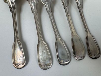 Lot de 4 fourchettes et une cuillère de table...
