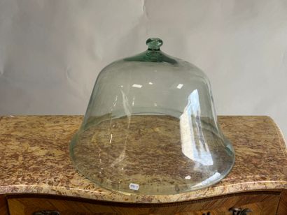 Melon bell in blown glass.
Diameter: 45.5...