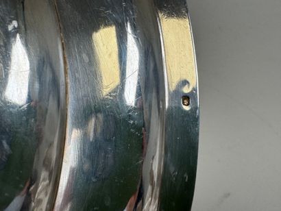 Plat circulaire en argent 950/1000, poinçon...