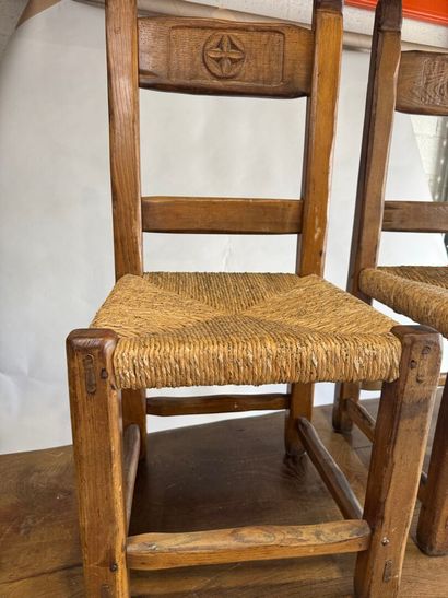 Set of oak dining room furniture consisting...
