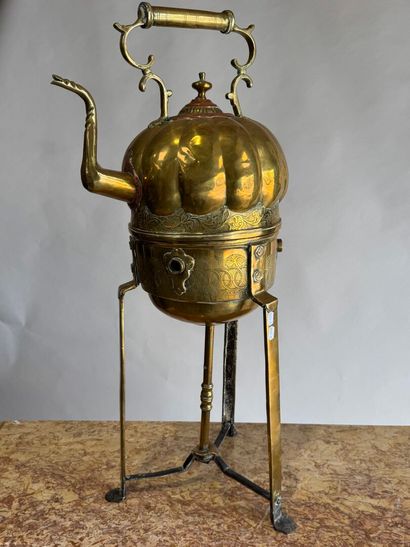 NORTH AFRICA.
Large kettle in copper, metal...