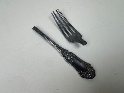 Fourchette de table en argent 950/1000, poinçon...