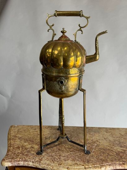 NORTH AFRICA.
Large kettle in copper, metal...
