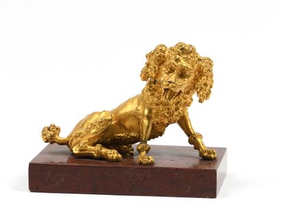 École française XIXe. 
Chien assis. 
Sculpture...