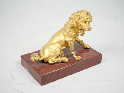 École française XIXe. 
Chien assis. 
Sculpture...