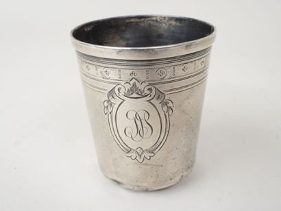 Timbale en argent 950/1000e à décor guilloché,...