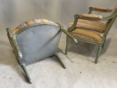 Deux fauteuils à la reine pouvant former...