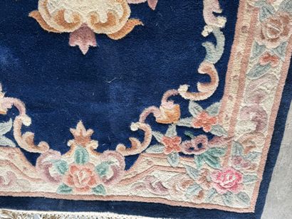 CHINA, 20th century.
Polychrome virgin wool...