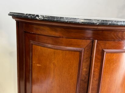 Importante encoignure à hauteur d'appui en...