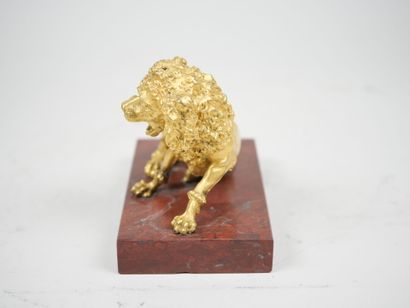 École française XIXe. 
Chien assis. 
Sculpture...
