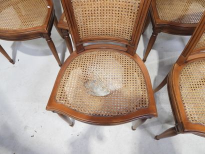 Table ovale avec trois rallonges et série...