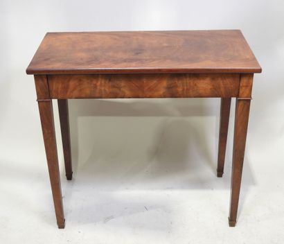 Table à écrire en bois et placage d'acajou...