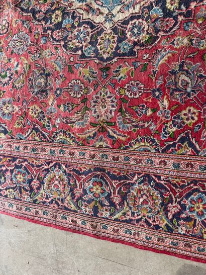 IRAN, 20th century.
Large hand-knotted wool...