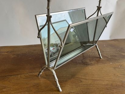 Magazine rack in metal and smoked glass,...