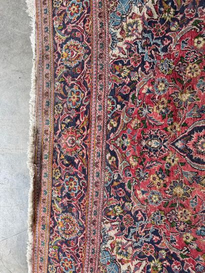 IRAN, 20th century.
Large hand-knotted wool...