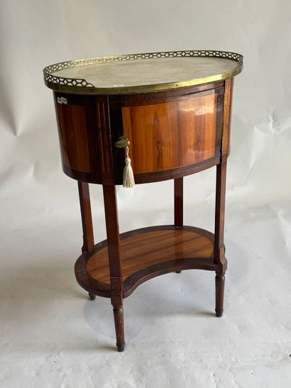 Oval-shaped bedside table in wood and veneer,...