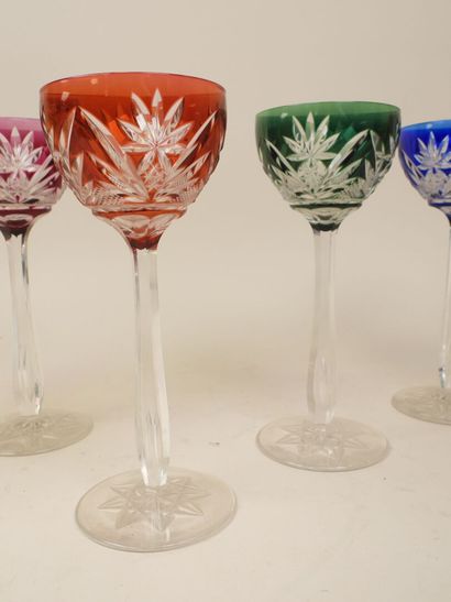 SAINT LOUIS, dans le goût.
Suite de six verres...