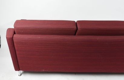 ROCHE BOBOIS.
Three-seater sofa in garnet...