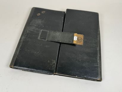 Sous-main de correspondance en cuir noir,...