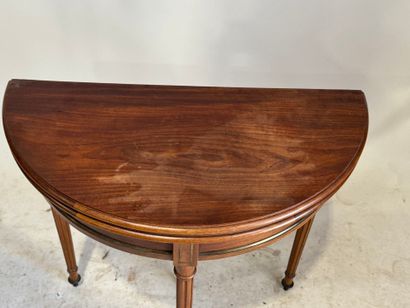 Table console demi-lune formant table à jeu,...